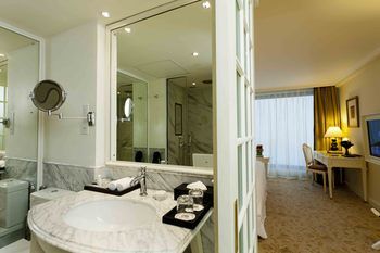 In-Room Business Center